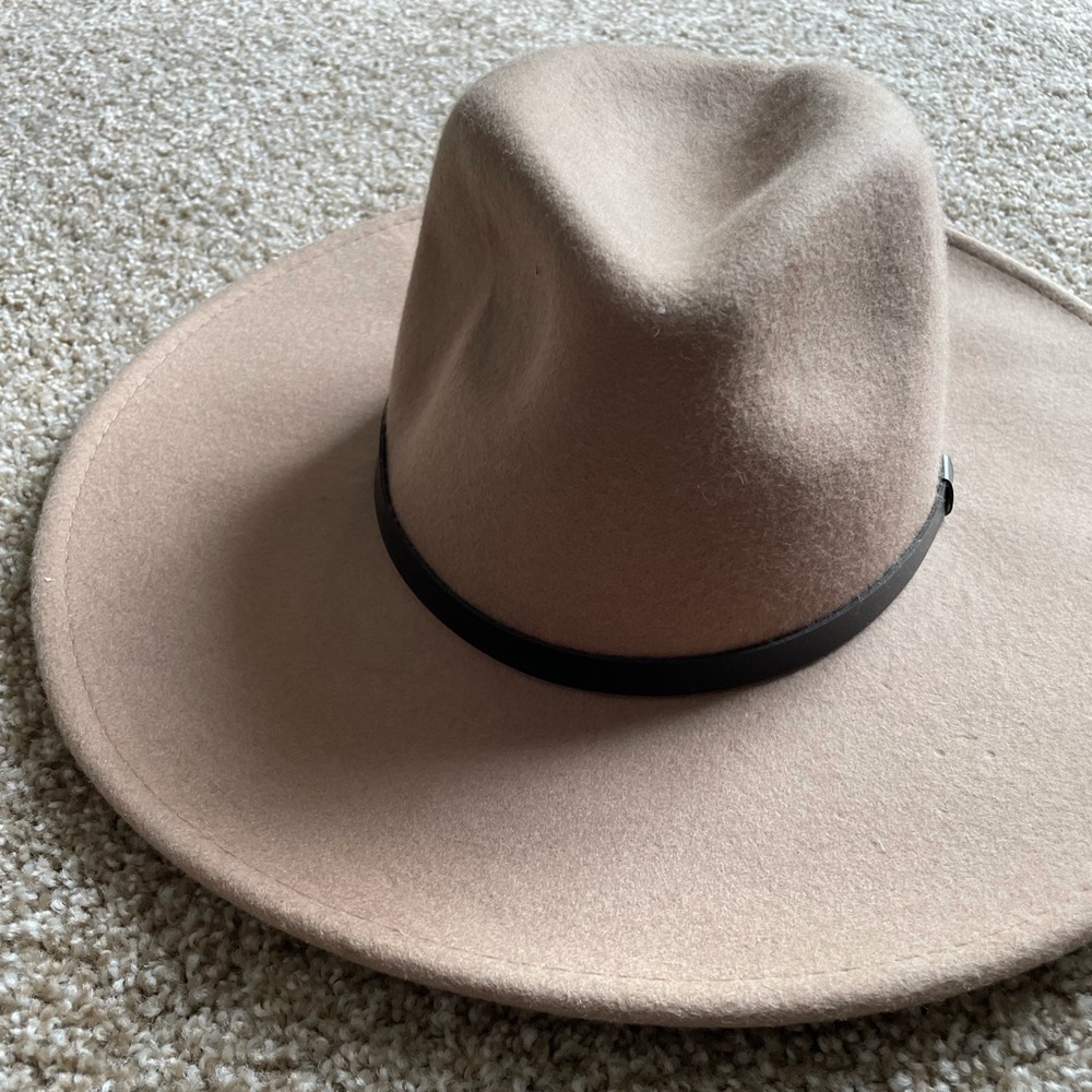 Felt wide brim hat